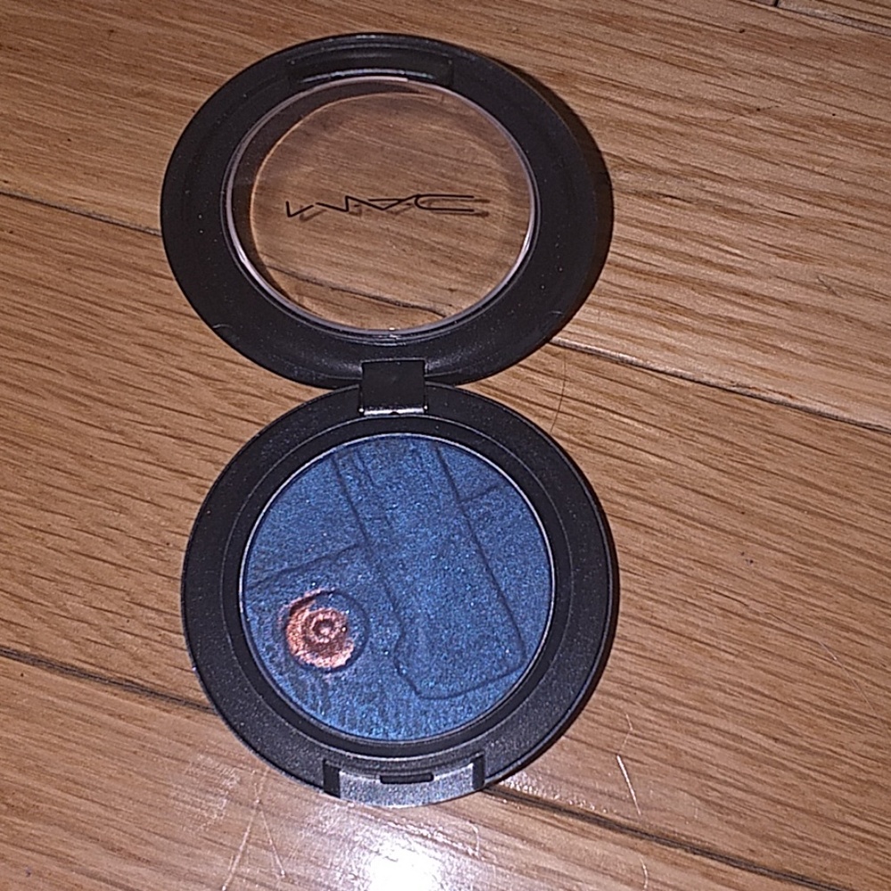 MAC Eyeshadow, color is Motorhead